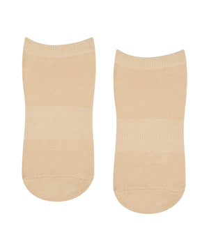 CLASSIC LOW RISE GRIP SOCKS ALMOND