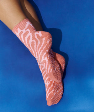 CREW NON SLIP GRIP SOCKS GRAPEFRUIT CORAL