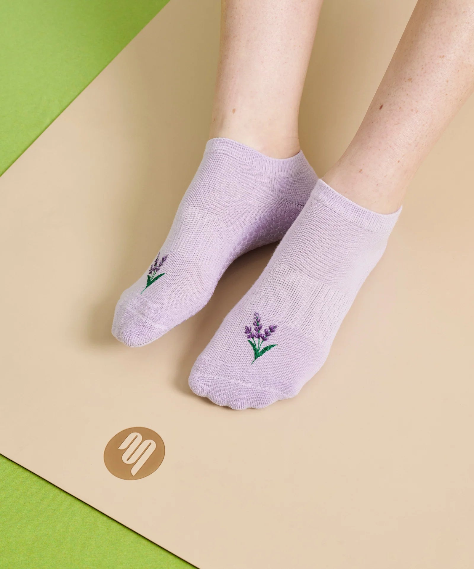 CLASSIC LOW RISE GRIP SOCKS LAVENDER HAZE