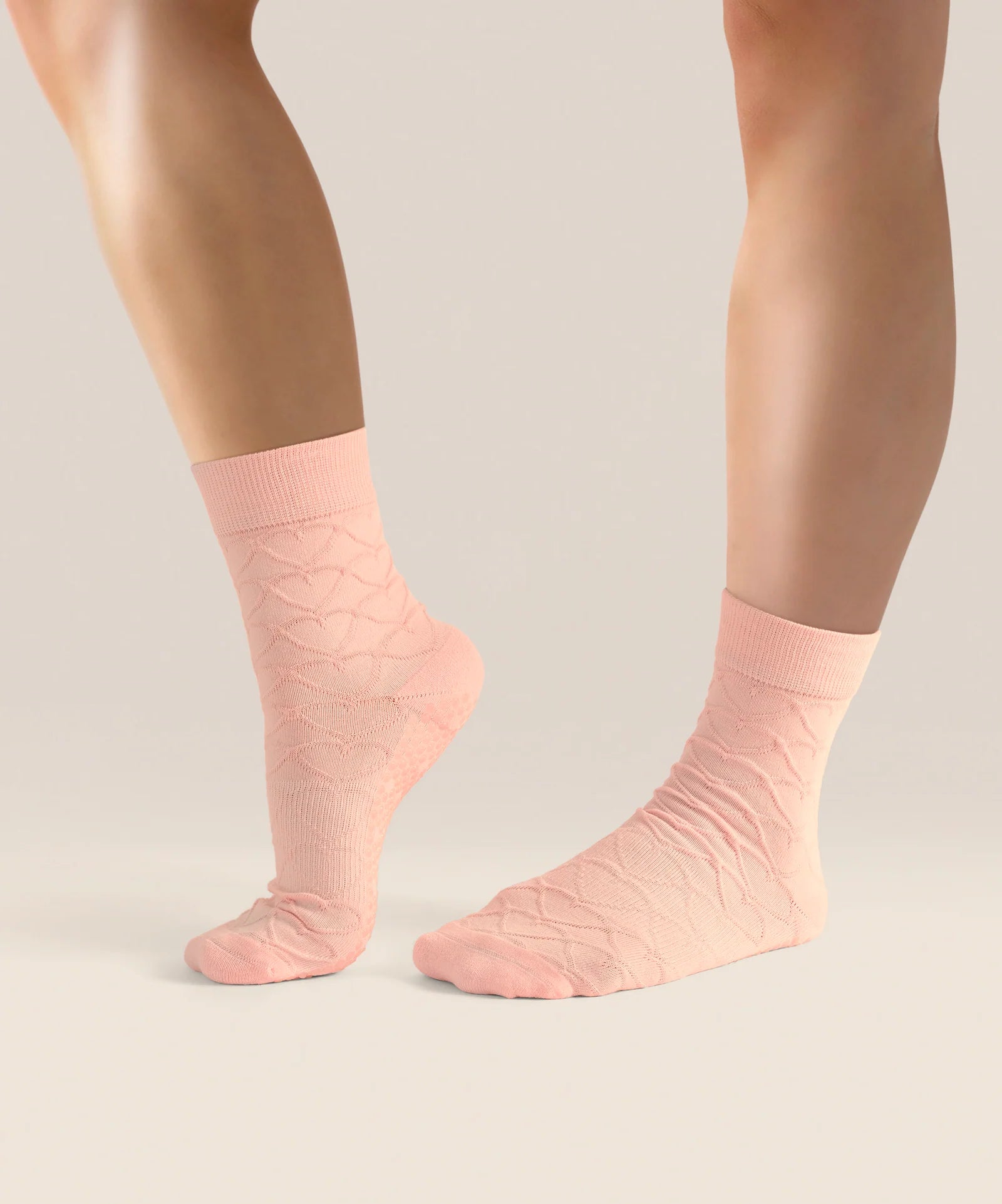 CREW NON SLIP GRIP SOCKS PARFAIT PINK HEARTS
