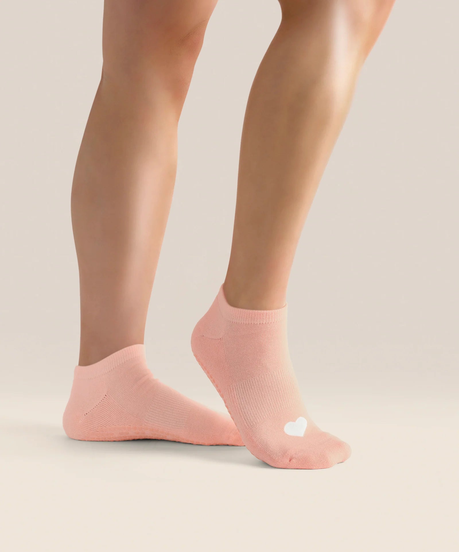 CLASSIC LOW RISE GRIP SOCKS STRAWBERRY HEART