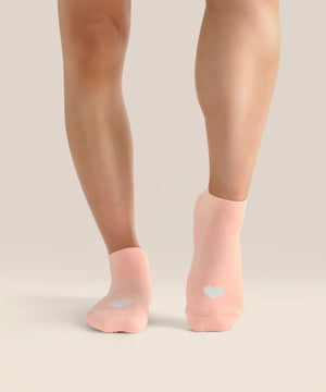 CLASSIC LOW RISE GRIP SOCKS STRAWBERRY HEART