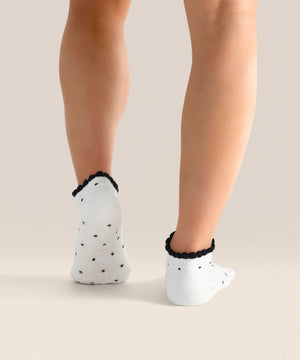 CLASSIC LOW RISE GRIP SOCKS WHITE POLKA RUFFLE