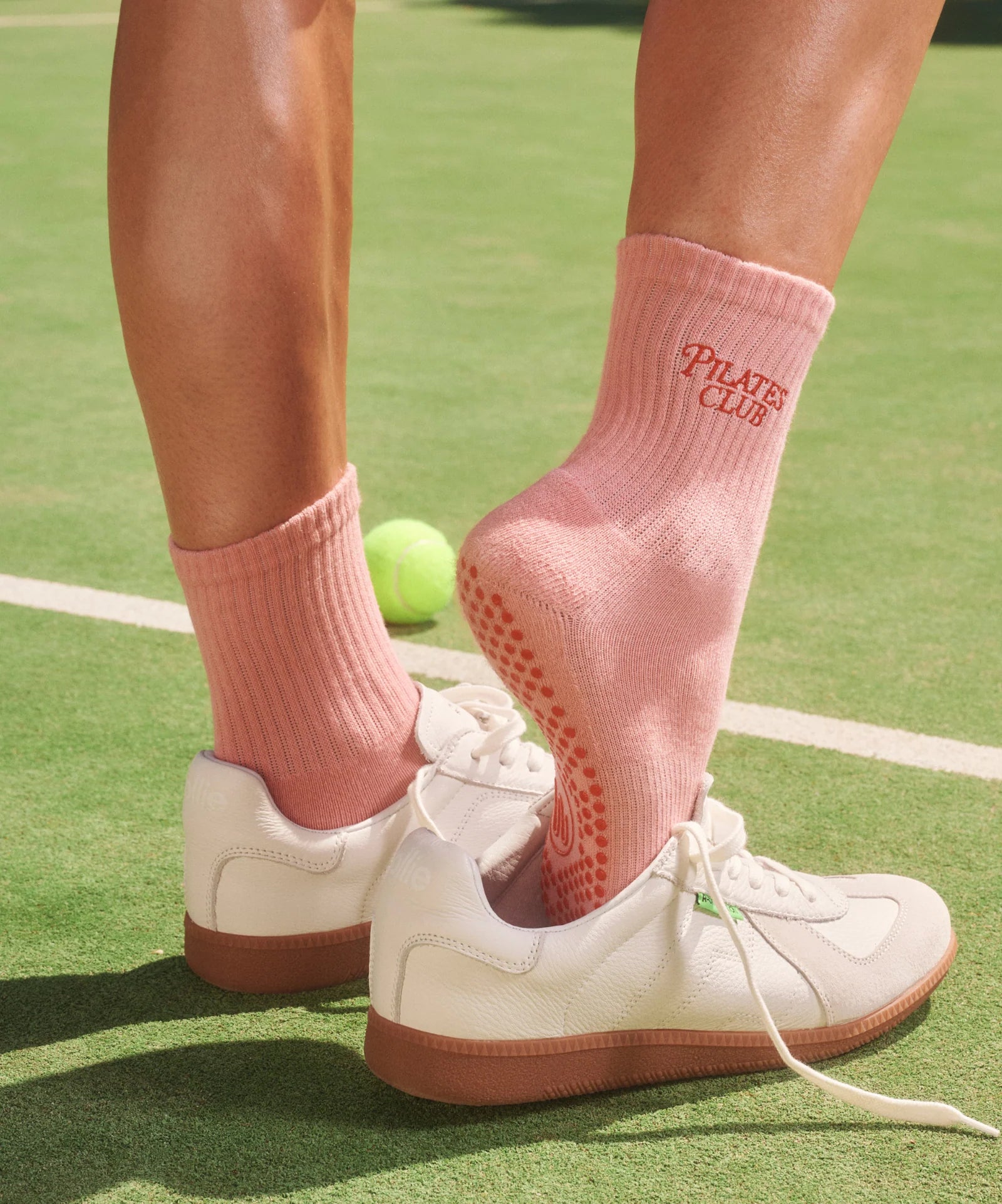 CREW NON SLIP GRIP SOCKS PILATES CLUB PINK